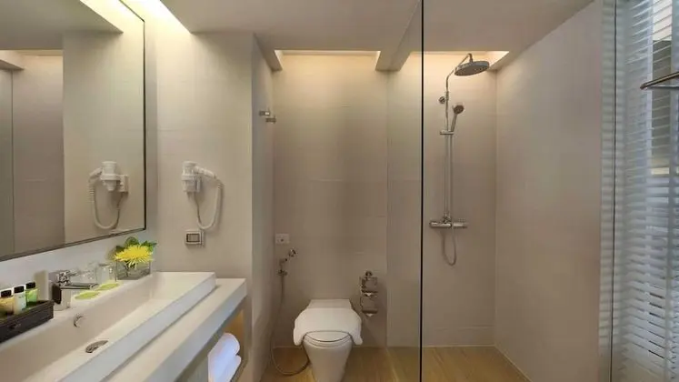 Deluxe Oda, 1 En Büyük (King) Boy Yatak, Balkon, Okyanusa Sıfır