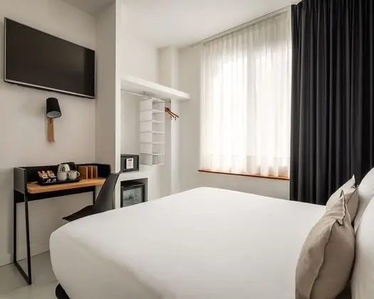 Standard Tek Büyük Yataklı Oda