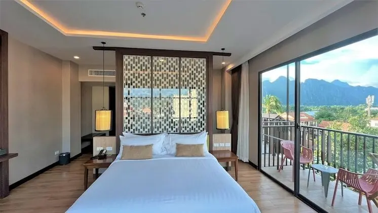 Deluxe Oda, 1 En Büyük (King) Boy Yatak, Balkon, Şehir Manzaralı