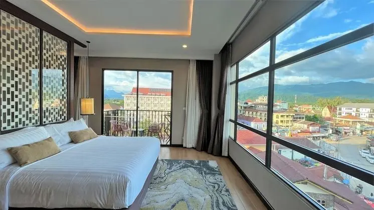 Deluxe Oda, 1 En Büyük (King) Boy Yatak, Balkon, Şehir Manzaralı