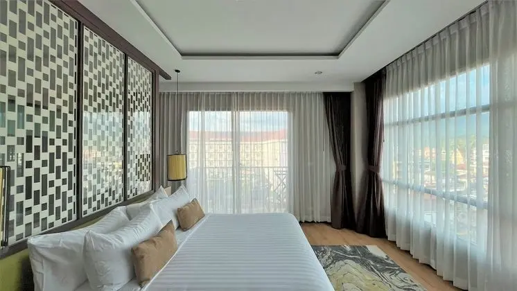Deluxe Oda, 1 En Büyük (King) Boy Yatak, Balkon, Şehir Manzaralı