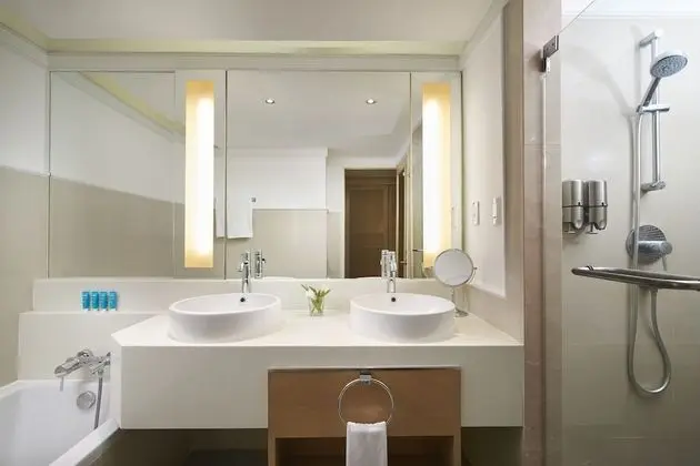 Deluxe Oda, 1 En Büyük (King) Boy Yatak (Grand, Skyline View)