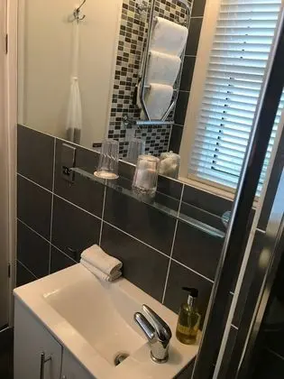 Luxury Tek Büyük Yataklı Oda, Banyolu/Duşlu