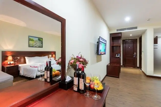 Deluxe Tek Büyük veya İki Ayrı Yataklı Oda, Tepe Manzaralı