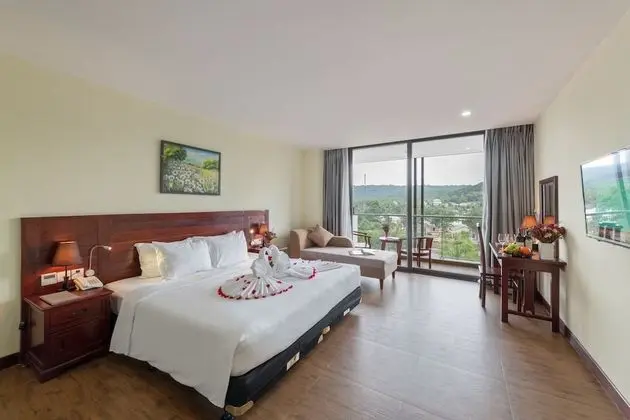 Deluxe Tek Büyük veya İki Ayrı Yataklı Oda, Tepe Manzaralı