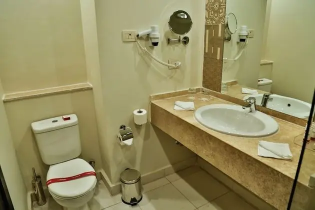Standard Tek Büyük veya İki Ayrı Yataklı Oda, Deniz Manzaralı