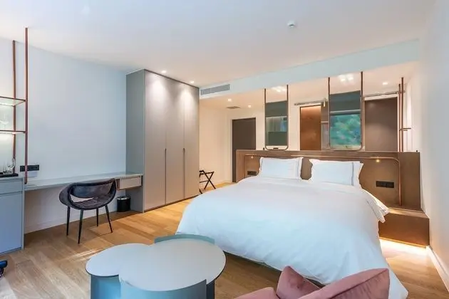 Deluxe Double Room Garden View