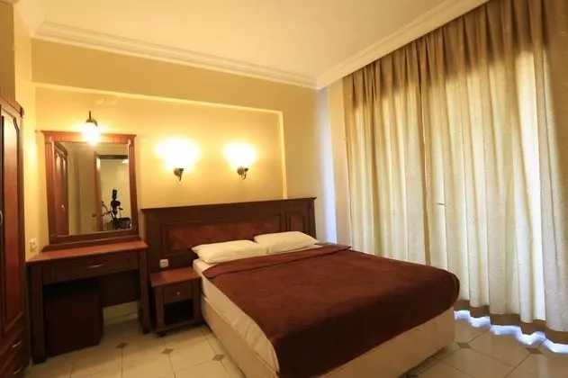 Apartment, Kara veya Havuz Manzaralı