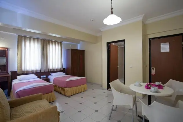 Studio, Kara veya Havuz Manzaralı