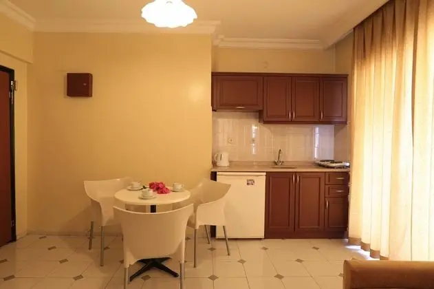 Studio, Kara veya Havuz Manzaralı