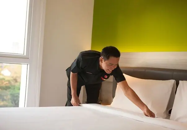 Standard Oda, 1 Büyük (Queen) Boy Yatak (Hollywood)