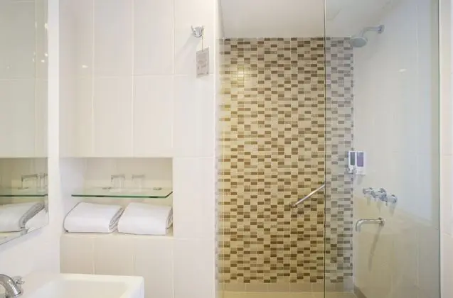 Standard Oda, 1 Büyük (Queen) Boy Yatak