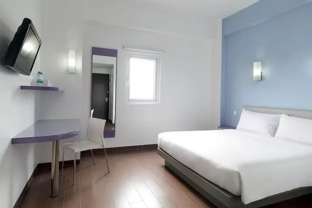 Smart Room Hollywood