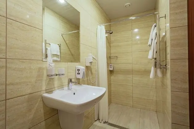 Standard Tek Büyük Yataklı Oda