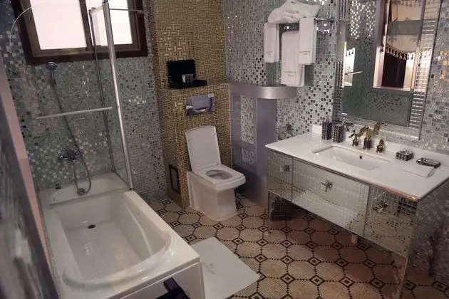 Deluxe Tek Büyük Yataklı Oda