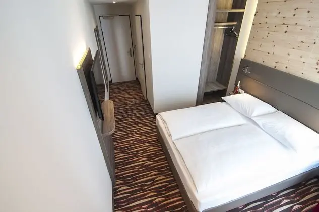 Standard Oda (Queen bed)