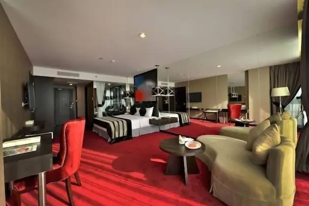 Suite Room (with Breakfast)