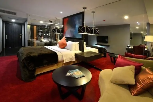 Suite Room (with Breakfast)