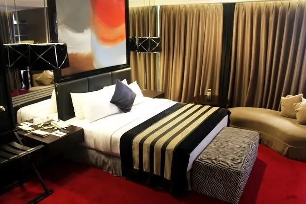 Suite Room (with Breakfast)