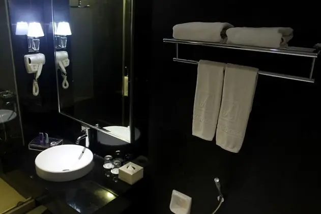Suite Room (with Breakfast)