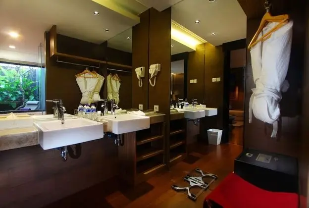 Pool Suite