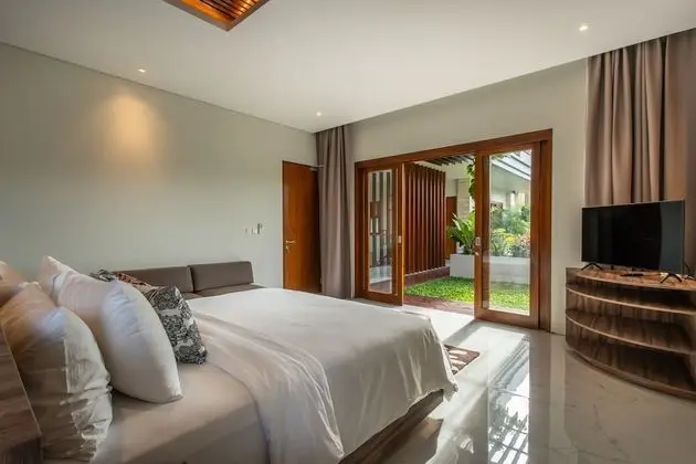 Family Villa, 3 Yatak Odası, Kişiye Özel Havuzlu, Havuz Manzaralı (Pool Suite)