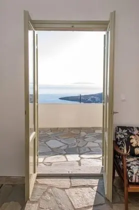 Ev