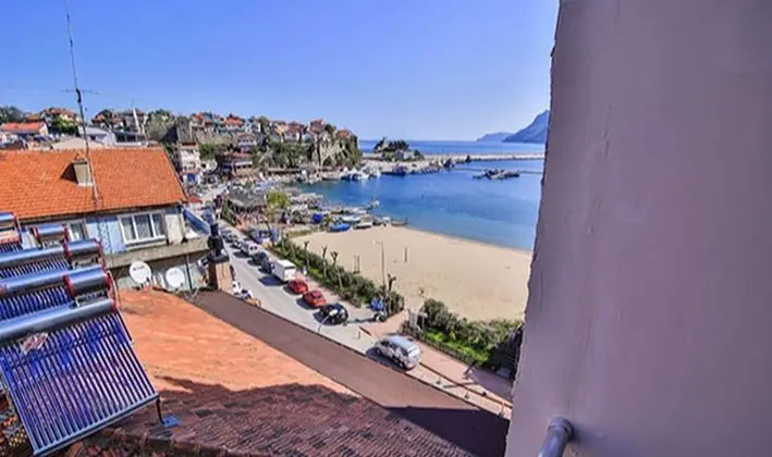 Family Oda, Balkon, Kısmi Deniz Manzaralı
