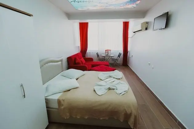 Family Oda, Kısmi Deniz Manzaralı