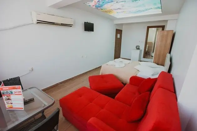 Standard Dört Kişilik Oda, 1 Yatak Odası, Sigara İçilebilir, Plaj Manzaralı