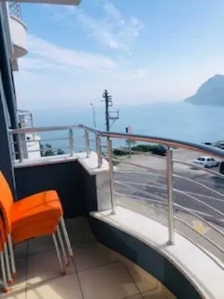 Triple, Deniz Manzaralı
