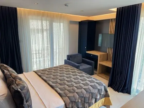 Deluxe Oda Balkonlu, Şehir veya Dağ Manzaralı, Balkonlu