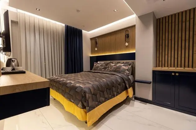 King Room, Şehir veya Dağ Manzaralı, Balkonlu