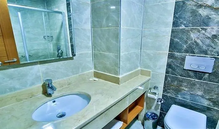Kara  Manzaralı Standart Oda