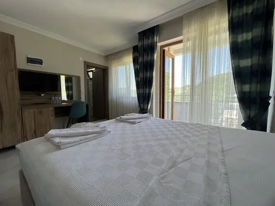Deniz Manzaralı Standard Family Oda