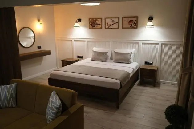 Suite, Nehir Manzaralı, Şömineli ve Balkonlu