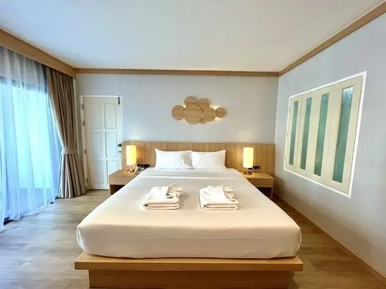 Deluxe Oda, Havuz Manzaralı