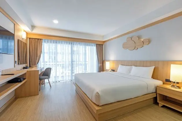 Deluxe Oda, Havuz Manzaralı