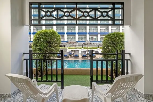 Deluxe Pool Access