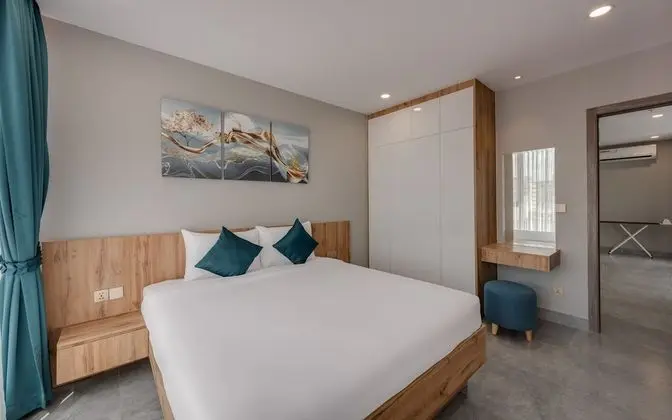 1-Bedroom Apartment with Balcony