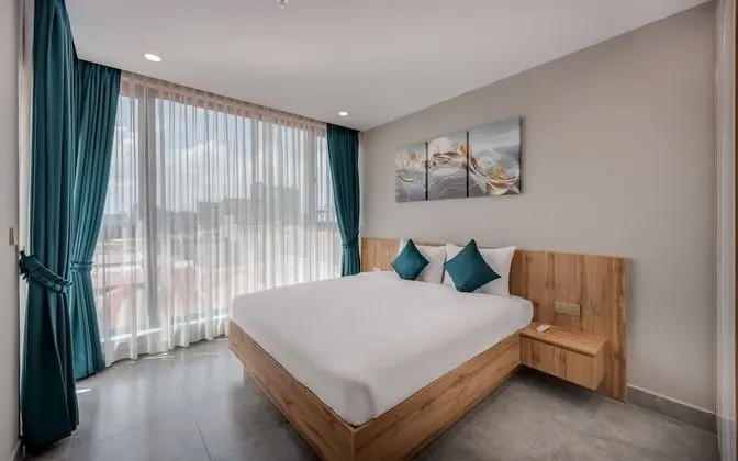 1-Bedroom Apartment with Balcony
