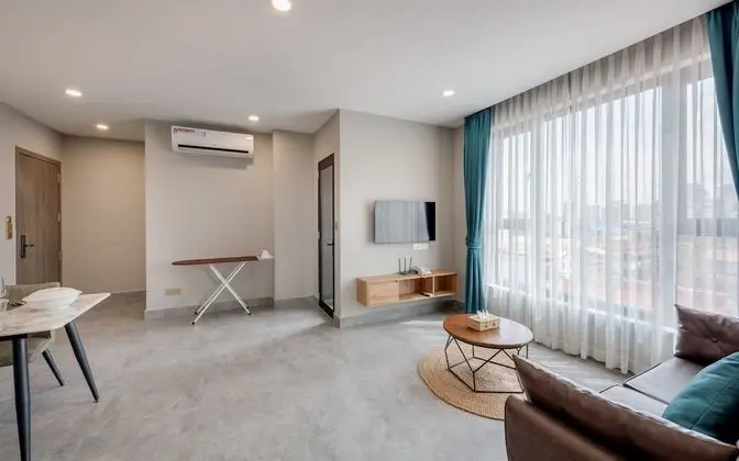 1-Bedroom Apartment with Balcony