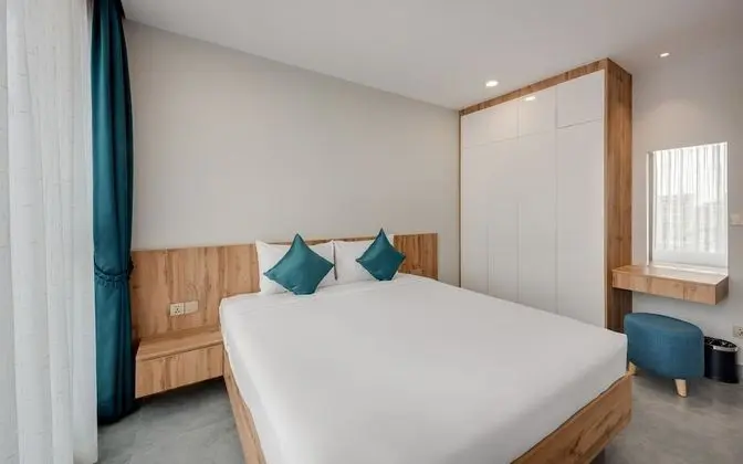 2-Bedroom Apartment with Balcony