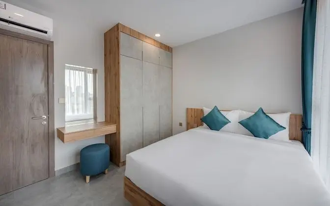 2-Bedroom Apartment with Balcony