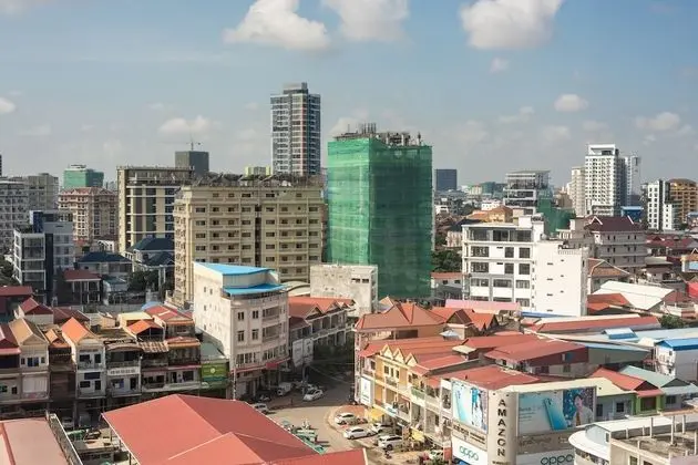 2-Bedroom Apartment with Balcony