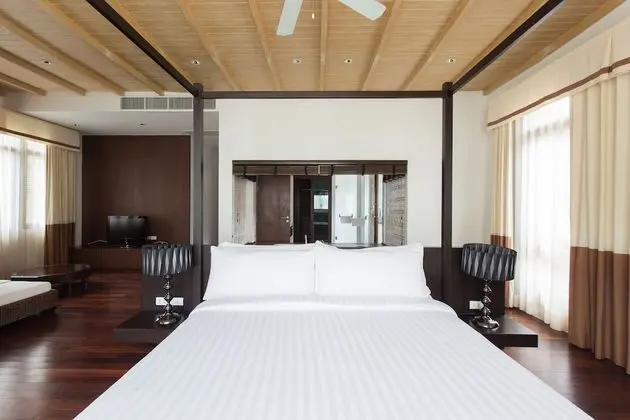 4 Bedrooms Private Pool Villa