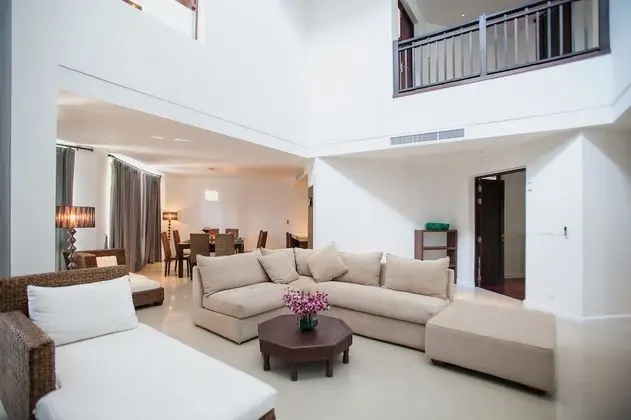 3 Bedrooms Villa