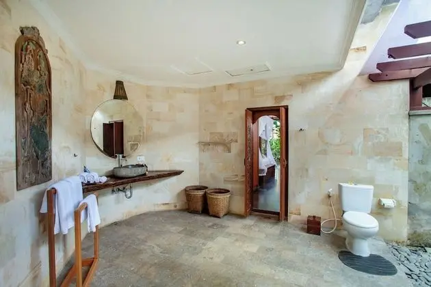 Deluxe Tek Büyük Yataklı Oda (with Bath)