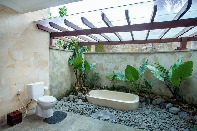 Deluxe Tek Büyük Yataklı Oda (with Bath)