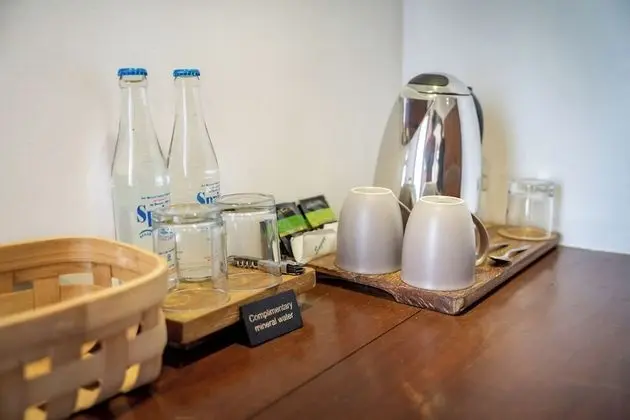 Deluxe Tek Büyük Yataklı Oda (with Shower)